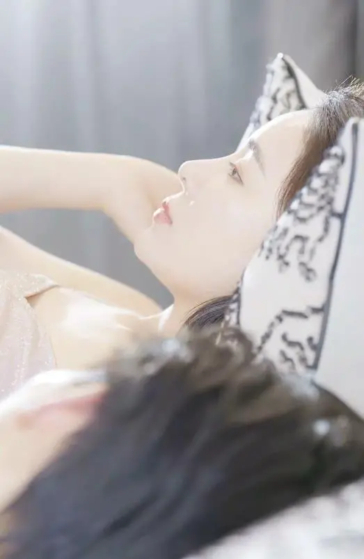 《七个姐姐》：家庭情感纠葛与温暖救赎，引人入胜！